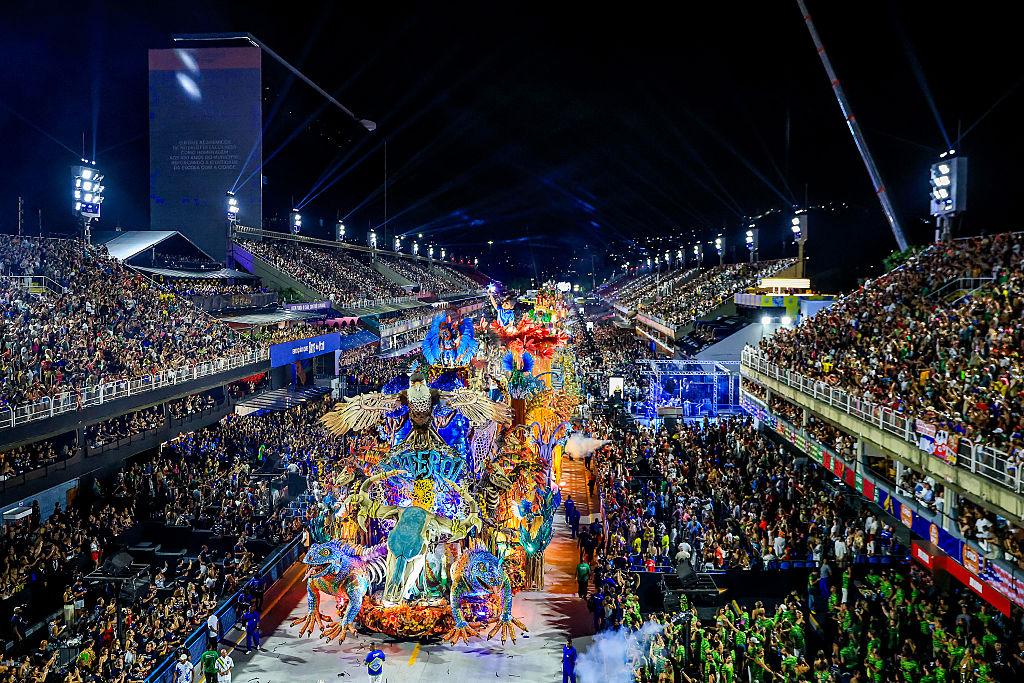 Leia mais sobre o artigo Brasileiros endividados no Carnaval: como evitar que a folia vire dor de cabeça